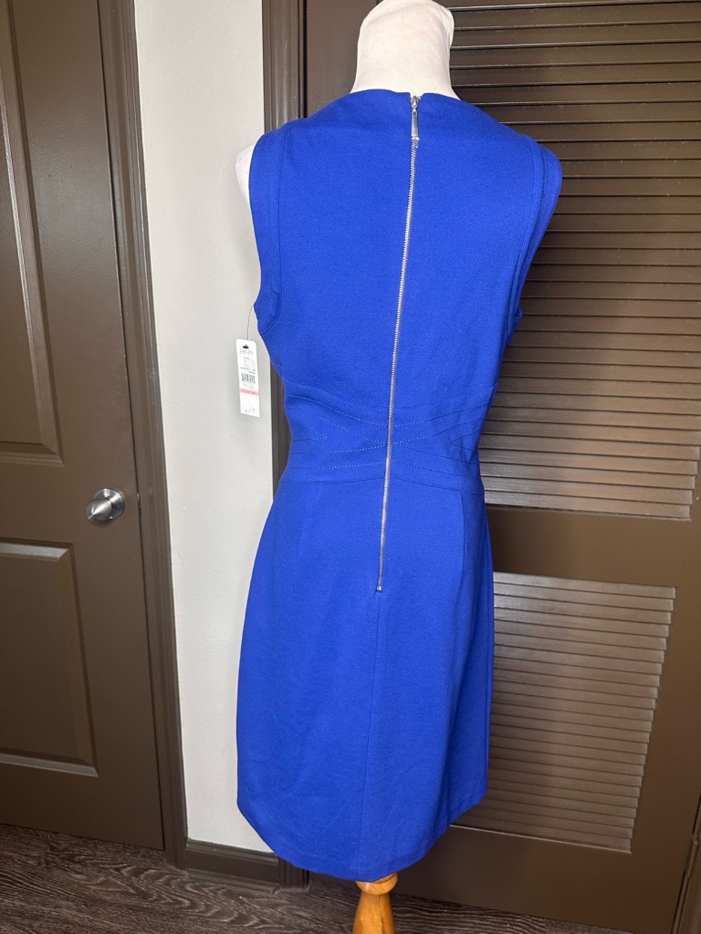 NWT! Laundry by Shelli Segal Royal Blue Sleeveless Sheath Dress - Picture 3 of 4